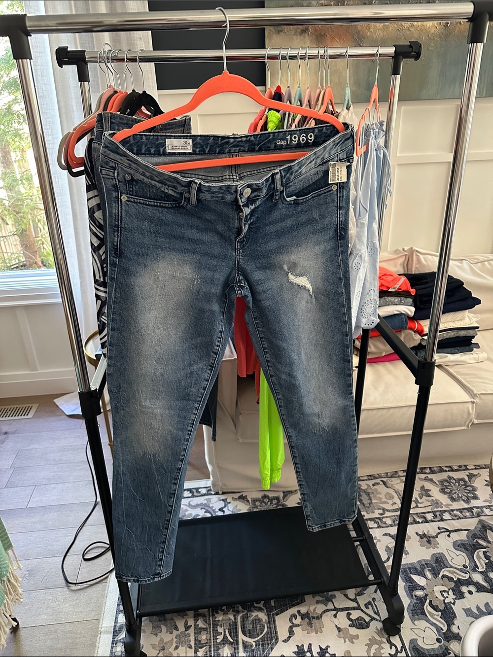GAP Women's Cropped Distressed Denim Jeans - Washed Blue